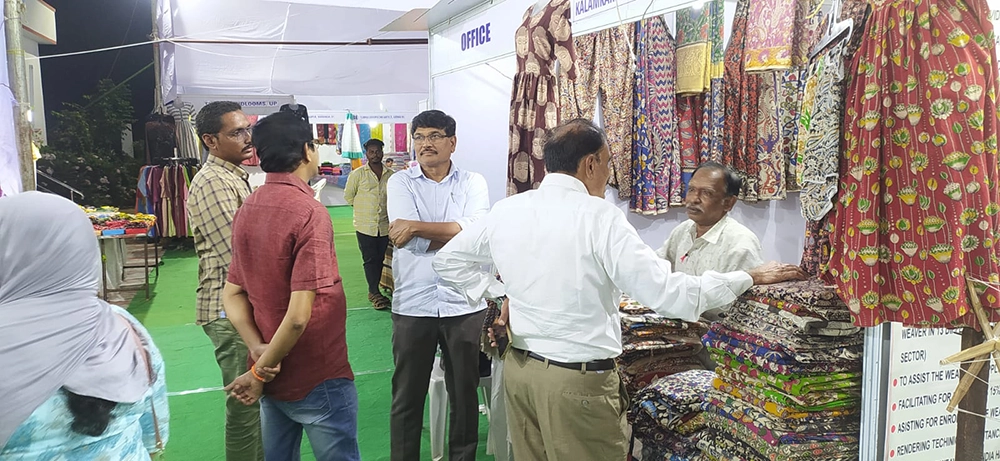 State Handloom Expo (SHE) 2023-2024 cum sale from 08-11-2023 to 21-11-2023 at Shilparamam, Guntur — photo 12