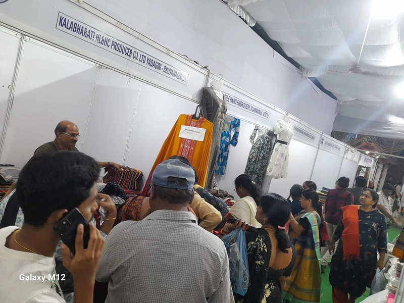 State Handloom Expo (SHE) 2023-2024 cum sale from 08-11-2023 to 21-11-2023 at Shilparamam, Guntur — photo 16
