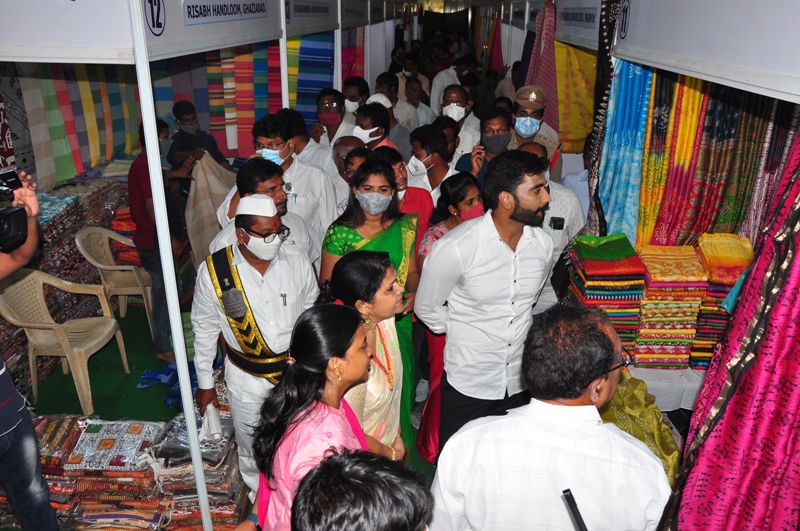 State Handloom Expo (SHE) 2022 cum and sale from 23-02-2022 to 08-03-2022 at Rajahmundry — photo 12
