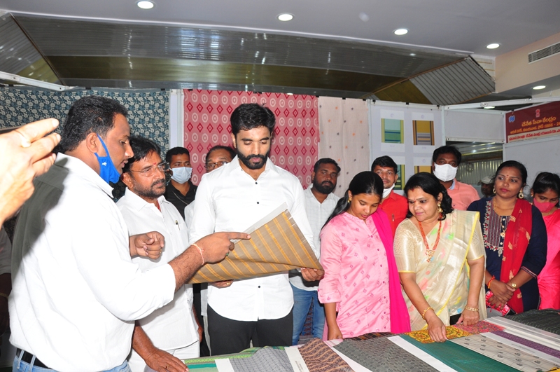 State Handloom Expo (SHE) 2022 cum and sale from 23-02-2022 to 08-03-2022 at Rajahmundry — photo 9