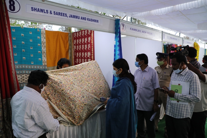 State Handloom Expo (SHE)-2021 cum and sale from 17-03-2021 to 30-03-2021 at Shilparamam Kakinada — photo 12