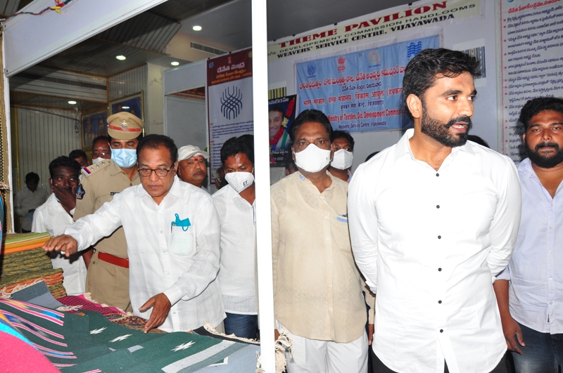 State Handloom Expo (SHE) 2022 cum and sale from 23-02-2022 to 08-03-2022 at Rajahmundry — photo 8