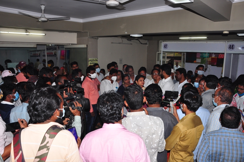 State Handloom Expo (SHE) 2022 cum and sale from 23-02-2022 to 08-03-2022 at Rajahmundry — photo 10