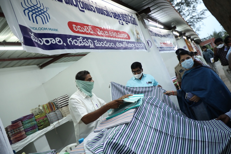 State Handloom Expo (SHE)-2021 cum and sale from 17-03-2021 to 30-03-2021 at Shilparamam Kakinada — photo 13