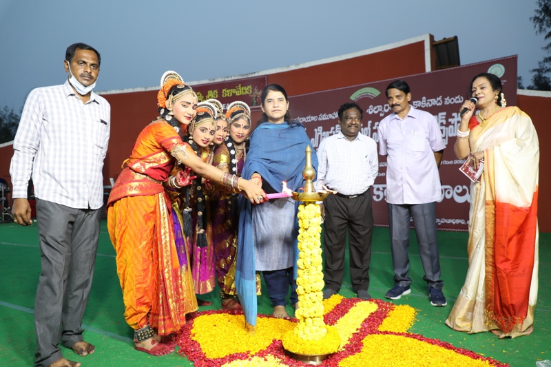 State Handloom Expo (SHE)-2021 cum and sale from 17-03-2021 to 30-03-2021 at Shilparamam Kakinada — photo 15