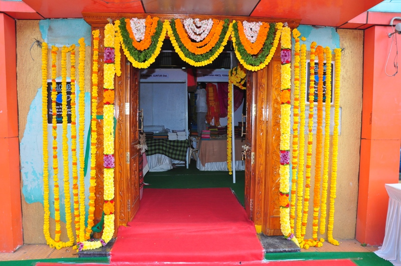 State Handloom Expo (SHE) 2022 cum and sale from 23-02-2022 to 08-03-2022 at Rajahmundry — photo 21