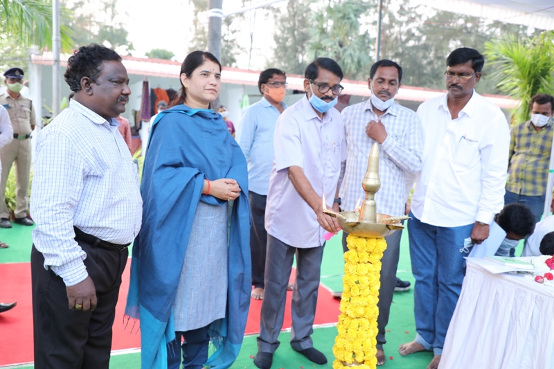 State Handloom Expo (SHE)-2021 cum and sale from 17-03-2021 to 30-03-2021 at Shilparamam Kakinada — photo 6