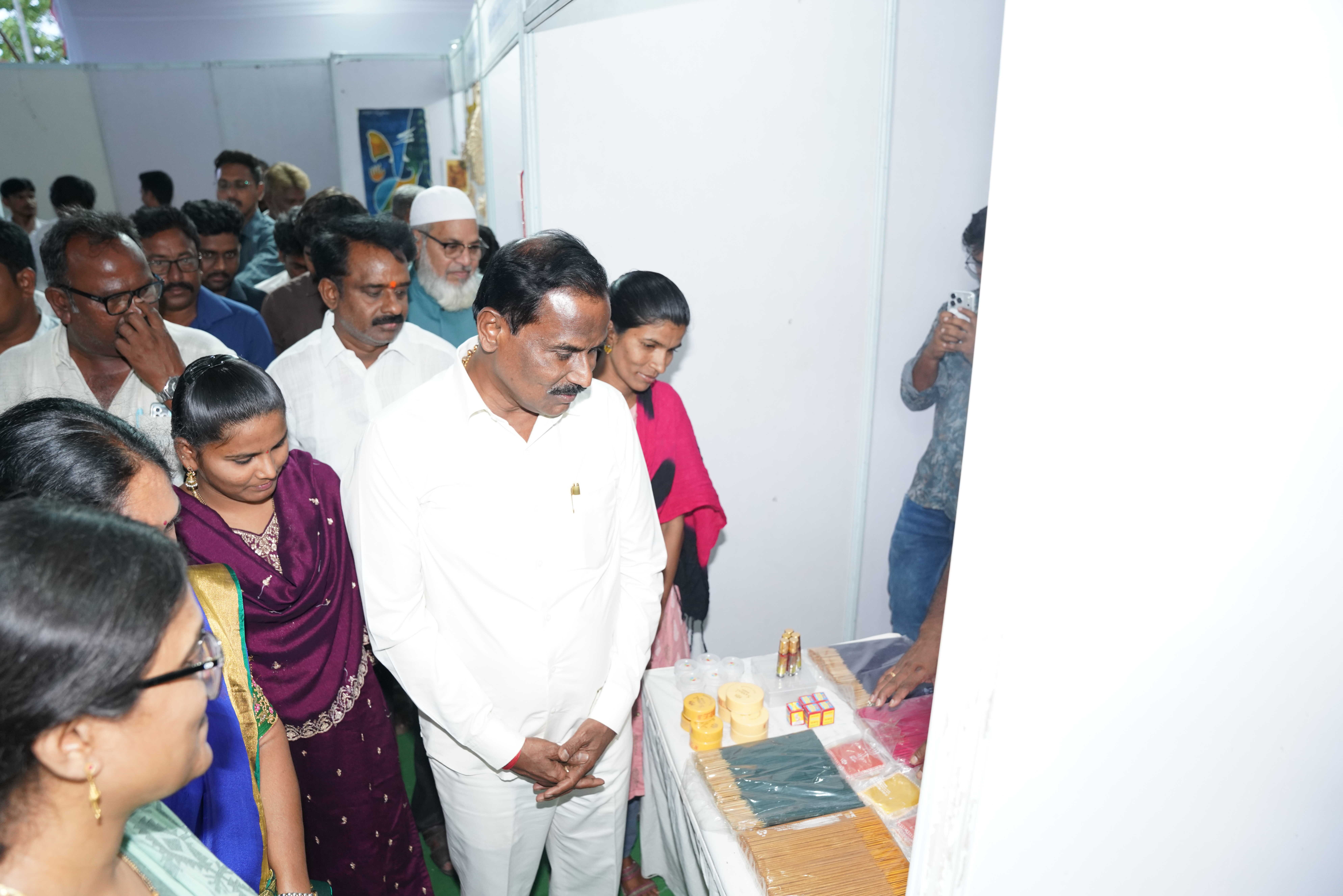 Gandhi Shilp Bazaar(District) cum sale from 05-06-2026 to 11-06-2026 at Shilparamam, UH, Guntur — photo 17